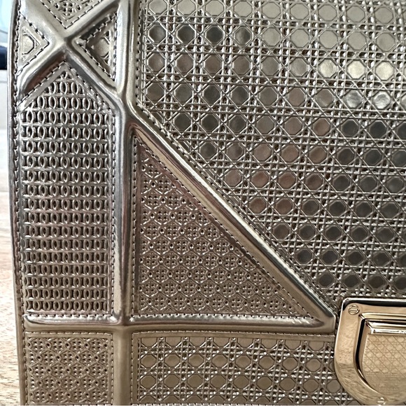 Dior Light Gold-tone Metallic Patent Leather Micro Cannage Medium Shoulder Bag - Picture 4 of 17